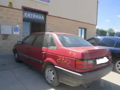 Vehicul casat volkswagen passat 1.8 g al anului 1992 alimentat g-rf