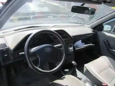 Sloopvoertuig peugeot 605 2.1 d -p8b van het jaar 1994 aangedreven d-p8b