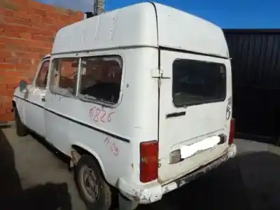 Sloopvoertuig renault 4 0.1 g van het jaar 1985 aangedreven 