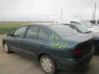 Veicolo di demolizione renault megane 1.9 d -f8q dell'anno 1996 alimentato d-f8q