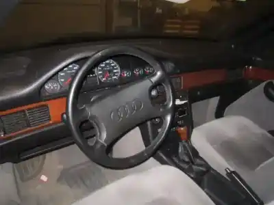 Veicolo di demolizione audi 100 2.2 g -ku dell'anno 1990 alimentato g-ku