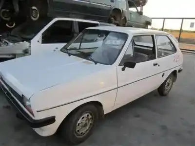 Veículo de Sucata ford fiesta 0.9 g explosion 4tiempos do ano 1981 alimentado explosion 4tiem