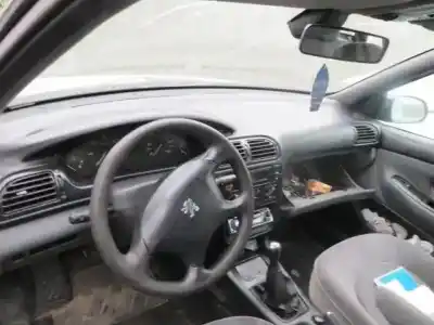 Veicolo di demolizione peugeot 406 2.0 hdi dell'anno 2000 alimentato 