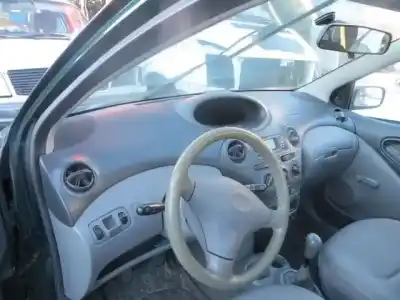 Véhicule à la ferraille toyota yaris (_p1_) 1.0 (scp10_) de l'année 1999 alimenté 1sz-fe