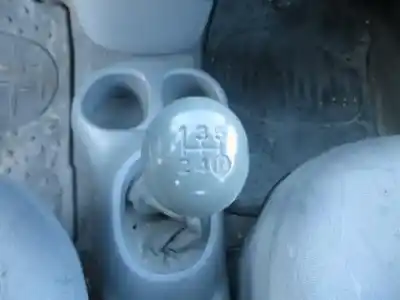 Véhicule à la ferraille toyota yaris (_p1_) 1.0 (scp10_) de l'année 1999 alimenté 1sz-fe