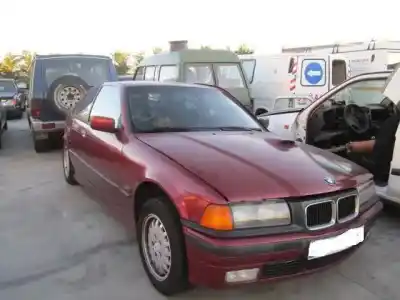 Veículo de Sucata BMW 318 1.8 G do ano 1994 alimentado 184S1