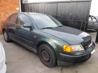 Véhicule à la ferraille VOLKSWAGEN PASSAT B5 (3B2) 1.6 de l'année 1997 alimenté ADP,AHL,ANA,ARM