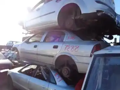 Veículo de Sucata opel astra 1.8 g do ano 2000 alimentado g-x18xe1