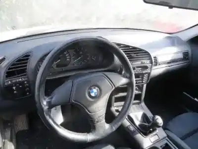 Scrapping Vehicle bmw 3 (e36) 318 i of the year 1996 powered m43 b18 (184e2)