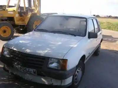 Veicolo di demolizione opel corsa 1.0 g gasolina 5p dell'anno 1987 alimentato gasolina