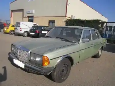Sloopvoertuig MERCEDES-BENZ 300 3.0 TD AUTOMATICO van het jaar 1983 aangedreven D-OM 617 912