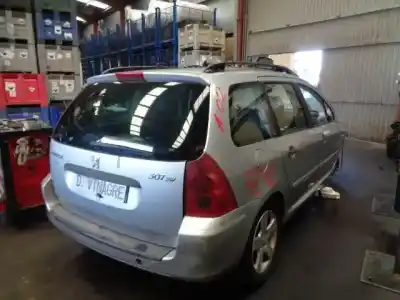 Véhicule à la ferraille peugeot                                            307                                                                                                                                                                                                                                                        2.0 d                                                                                                                                                                                                                                                      de l'année 2002 alimenté rhs