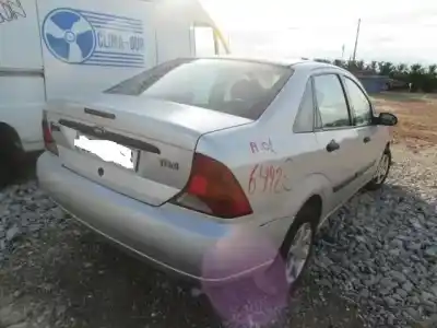 Scrapping Vehicle ford focus i sedán (dfw) 1.8 turbo di / tddi of the year 2001 powered c9da,c9db,c9dc