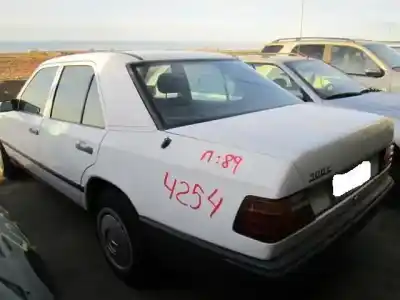 Sloopvoertuig mercedes-benz 300 3.0 g -m103.980automatico van het jaar 1989 aangedreven g-m103.980