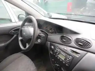 Sloopvoertuig ford focus i turnier (dnw) 1.8 turbo di / tddi van het jaar 2001 aangedreven c9da,c9db,c9dc