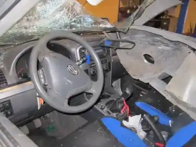 Veículo de Sucata suzuki grand vitara 2.0 hdi (rhw) do ano 2004 alimentado rhw