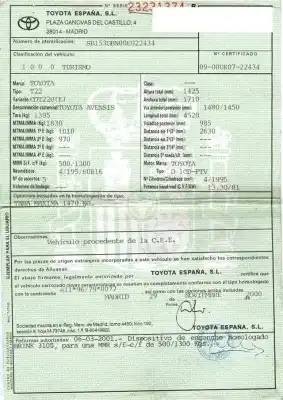 Sloopvoertuig toyota avensis 2.0 td -1cd-ftv van het jaar 2000 aangedreven d 1cd-etv