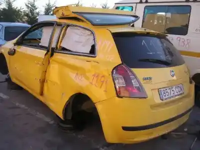 Véhicule à la ferraille fiat stilo (192) 1.9 jtd 80 active de l'année 2002 alimenté 192a1000