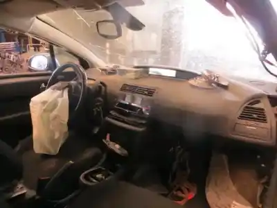 Veículo de Sucata citroen c4 1.6 g -nfu do ano 2005 alimentado g-nfu