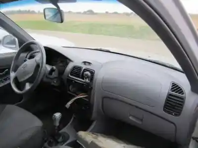 Veículo de Sucata hyundai accent 1.5 td -3ea 5p do ano 2004 alimentado d-3ea