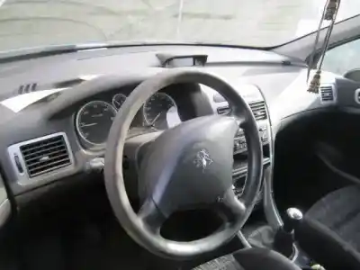 Veículo de Sucata peugeot 307 2.0 hdi -rhy do ano 2003 alimentado d-rhy