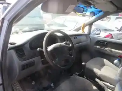Veicolo di demolizione hyundai trajet (fo) 2.0 dell'anno 2002 alimentato g4jp