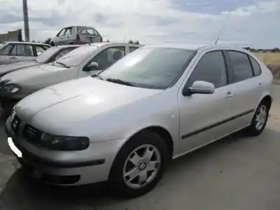 Veículo de Sucata SEAT LEON (1M1) 1.6 16 V do ano 2001 alimentado AUS,AZD,BCB