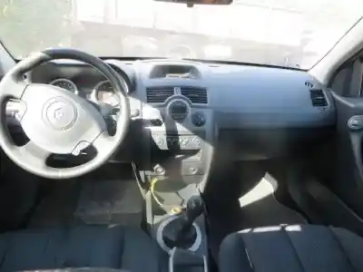 Veículo de Sucata renault megane ii (bm0/1_, cm0/1_) 1.9 dci do ano 2005 alimentado 