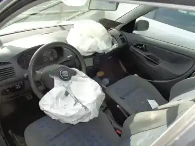 Veicolo di demolizione seat cordoba (6k1, 6k2) 1.4 16v dell'anno 2002 alimentato ape,aua