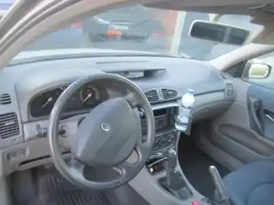 Veículo de Sucata renault laguna ii (bg0/1_) 1.6 16v (bg0a, bg0l) do ano 2001 alimentado k4m 710,k4m 714