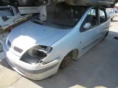 Verschrottungsfahrzeug RENAULT                                            SCÉNIC I MONOSPACE (JA0/1_, FA0_)                                                                                                                                                                                                                          1.9 DCI (JA05, JA1F) des Jahres 2002 angetrieben F9Q 732,F9Q 733