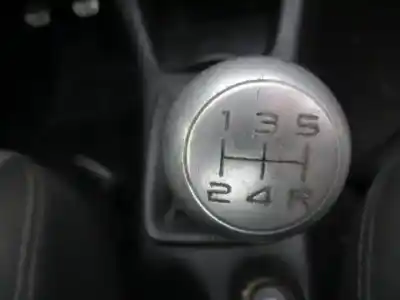 Veículo de Sucata peugeot 206 cc (2d) 2.0 s16 do ano 2001 alimentado rfn (ew10j4)