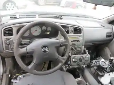 Veículo de Sucata nissan primera (p11) 1.6 16v do ano 2001 alimentado qg16de