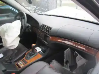 Scrapping Vehicle bmw 5 (e39) 528 i of the year 1998 powered m52 b28 (286s1),m52 b28 (286s2)
