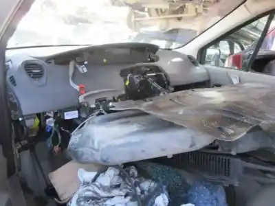 Здавання транспортного засобу renault grand scénic ii (jm0/1_) 1.9 dci (jm0g, jm12, jm1g, jm2c) року 2004 потужний f9q 812