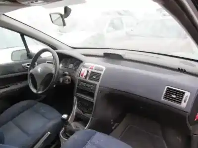 Veículo de Sucata peugeot 307 2.0 hdi- do ano 2002 alimentado 
