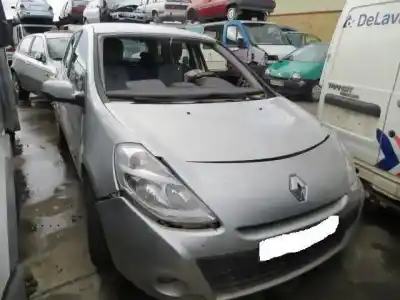 Veículo de Sucata RENAULT CLIO V 1.5 BLUE dCi D FAP do ano 2011 alimentado D/K9K T7