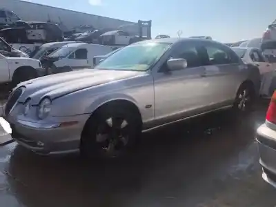 Scrapping Vehicle JAGUAR S-TYPE 4.0 V8 32V of the year 2000 powered GC