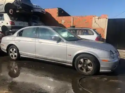 Veicolo di demolizione jaguar s-type 4.0 v8 32v dell'anno 2000 alimentato gc