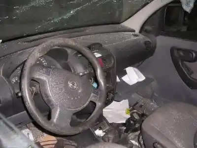 Veículo de Sucata opel combo tour 1.7 dti 16v do ano 2004 alimentado y17dt