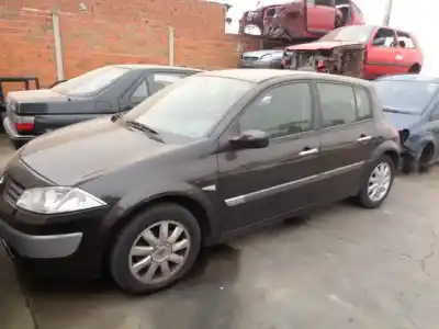 Vehículo de desguace RENAULT MEGANE II (BM0/1_, CM0/1_) 1.9 dCI del año 2004 con motor D/F9Q B8