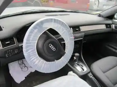 Scrapping Vehicle audi a6 avant (4b5) 2.5 tdi of the year 2000 powered d/akn