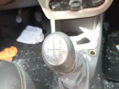 Veículo de Sucata dacia sandero ii 1.2 do ano 2011 alimentado d4f a 702