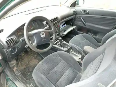 Veículo de Sucata volkswagen passat 3b do ano 1999 alimentado ajm