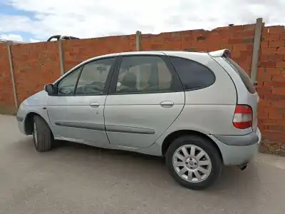 Scrapping Vehicle renault scenic (ja..) 1.9 dci authentique of the year 2001 powered f9q732