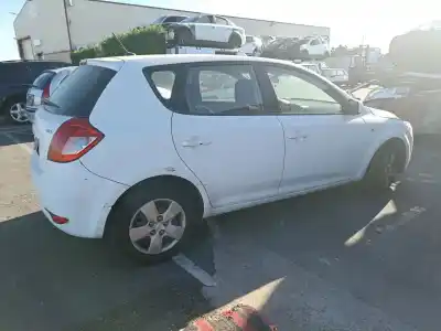 Veículo de Sucata kia cee'd fastback (ed) 1.6 crdi 115 do ano 2011 alimentado d4fb