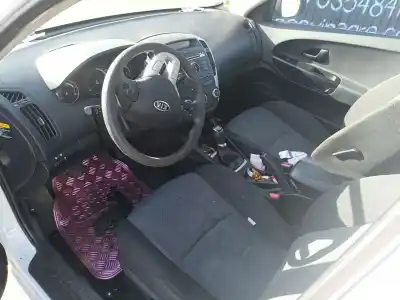 Veículo de Sucata kia cee'd fastback (ed) 1.6 crdi 115 do ano 2011 alimentado d4fb