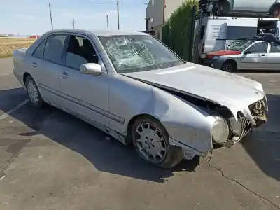 Здавання транспортного засобу mercedes-benz clase e (w210) e 240 (210.062) року 2002 потужний m 112.914