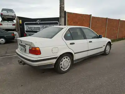 Veículo de Sucata bmw serie 3 berlina (e36) 318tds do ano 1996 alimentado 17-4t-1d