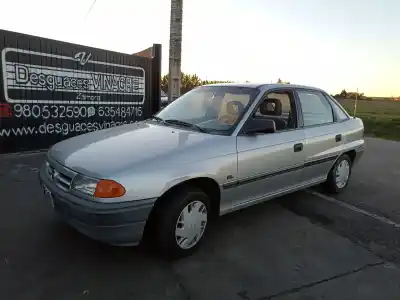 Vehículo de desguace OPEL                                               ASTRA F SEDÁN (T92)                                                                                                                                                                                                                                        1.6 Si (F19. M19)                                                                                                                                                                                                                                          del año 1993 con motor C 16 SE